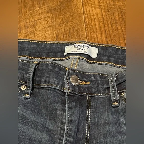 Levi’s Blue Women's Flare Jeans - Picture 4 of 8